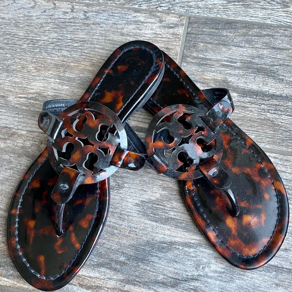 Tory Burch tortoise miller sandals size 6.5